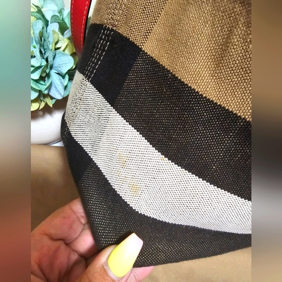 ‼️SOLD‼️BURBERRY ASHBY BUCKET BAG HOUSE CHECK CANVAS W DUSTBAG AND POUCH EUC - Picture 6 of 16